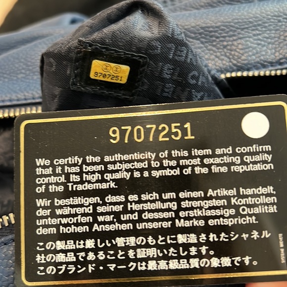 Authentic Chanel blue perforated leather bowling bag. Excellent condition - Picture 6 of 6